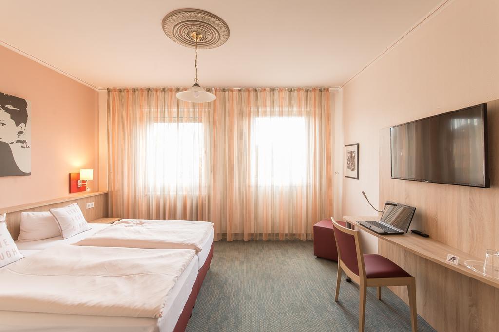 Hotel Leander Bitburg Exterior photo